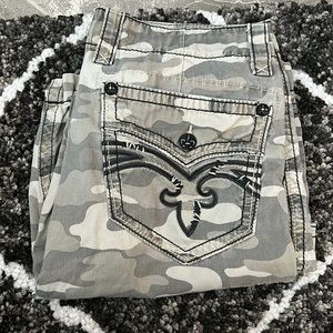 Men’s Rock Revival cargo shorts